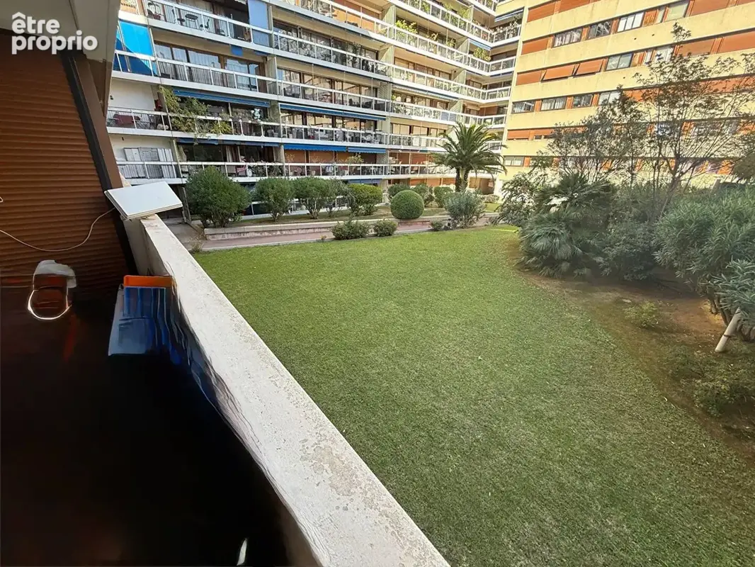 T4 108M2 Standing avec terrasse 15m2 et balcon — a deux pas de Castellane - photo 5