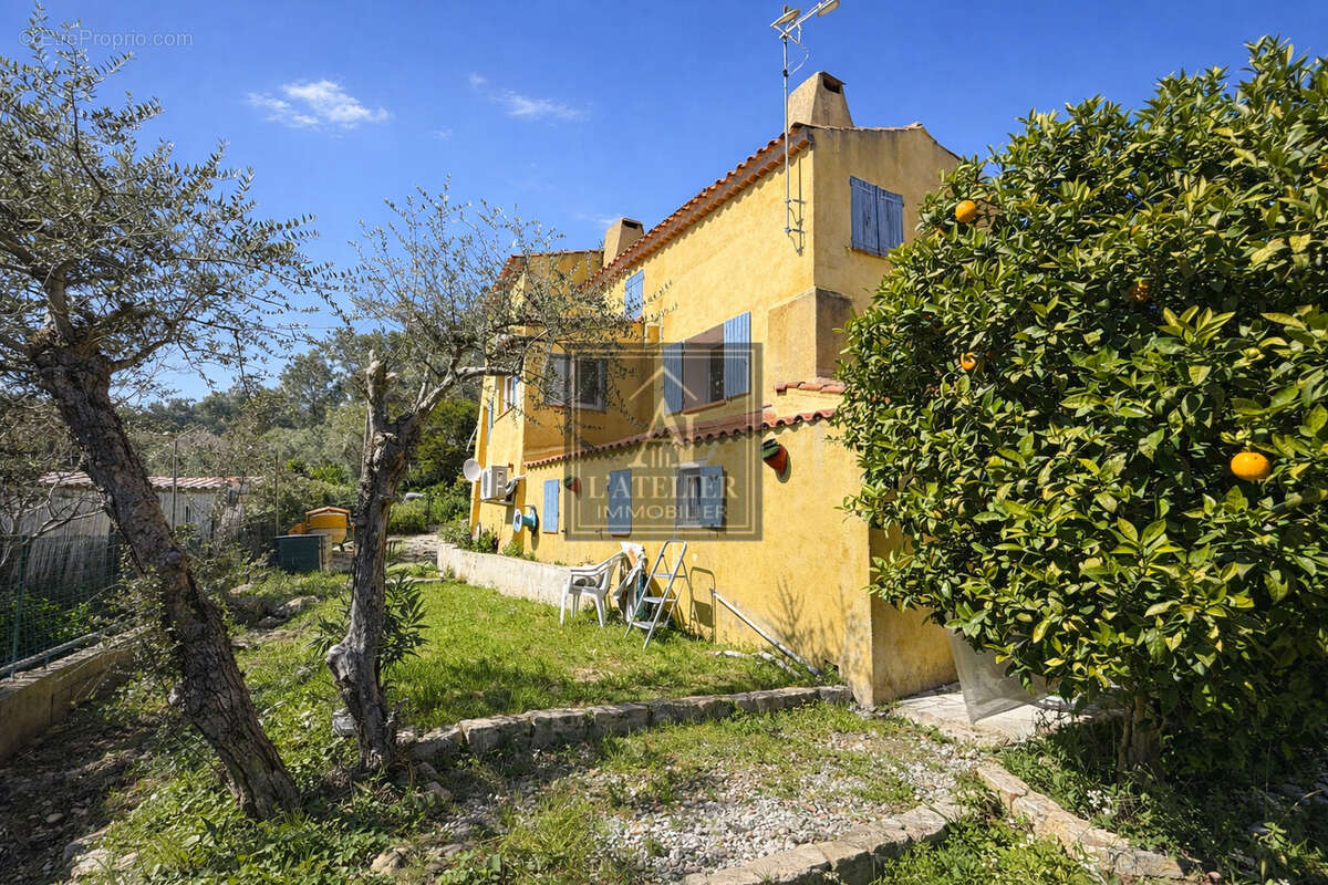 Maison de caractère avec 2 studios, piscine, sous sol et abris voiture sur une parcelle de 1250 m2 - photo 4