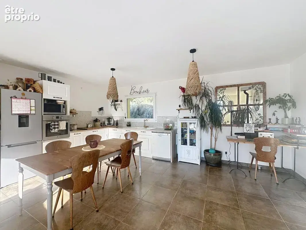 Maison de plain-pied avec garage à Eurre - photo 3