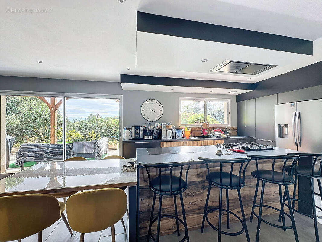 Maison à VILLECOMTAL-SUR-ARROS