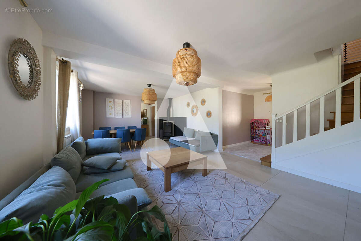 Maison à SAINTRY-SUR-SEINE