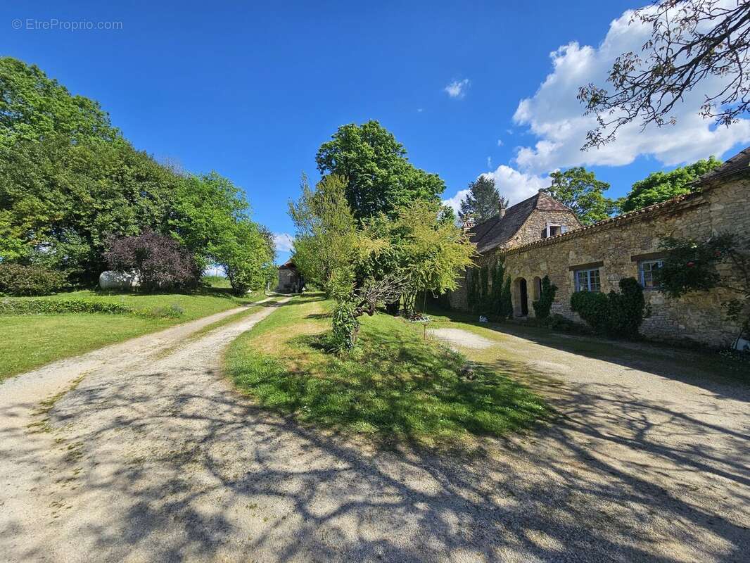 Maison à PRESSIGNAC-VICQ