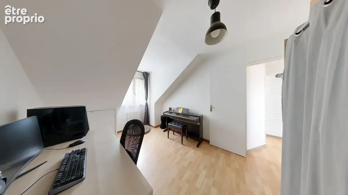 Plaisir - appartement en duplex avec terrasse et garage - photo 11