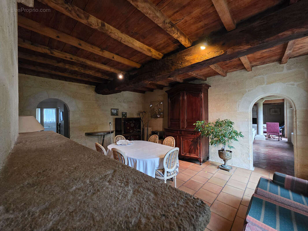 Maison à SAINT-EMILION