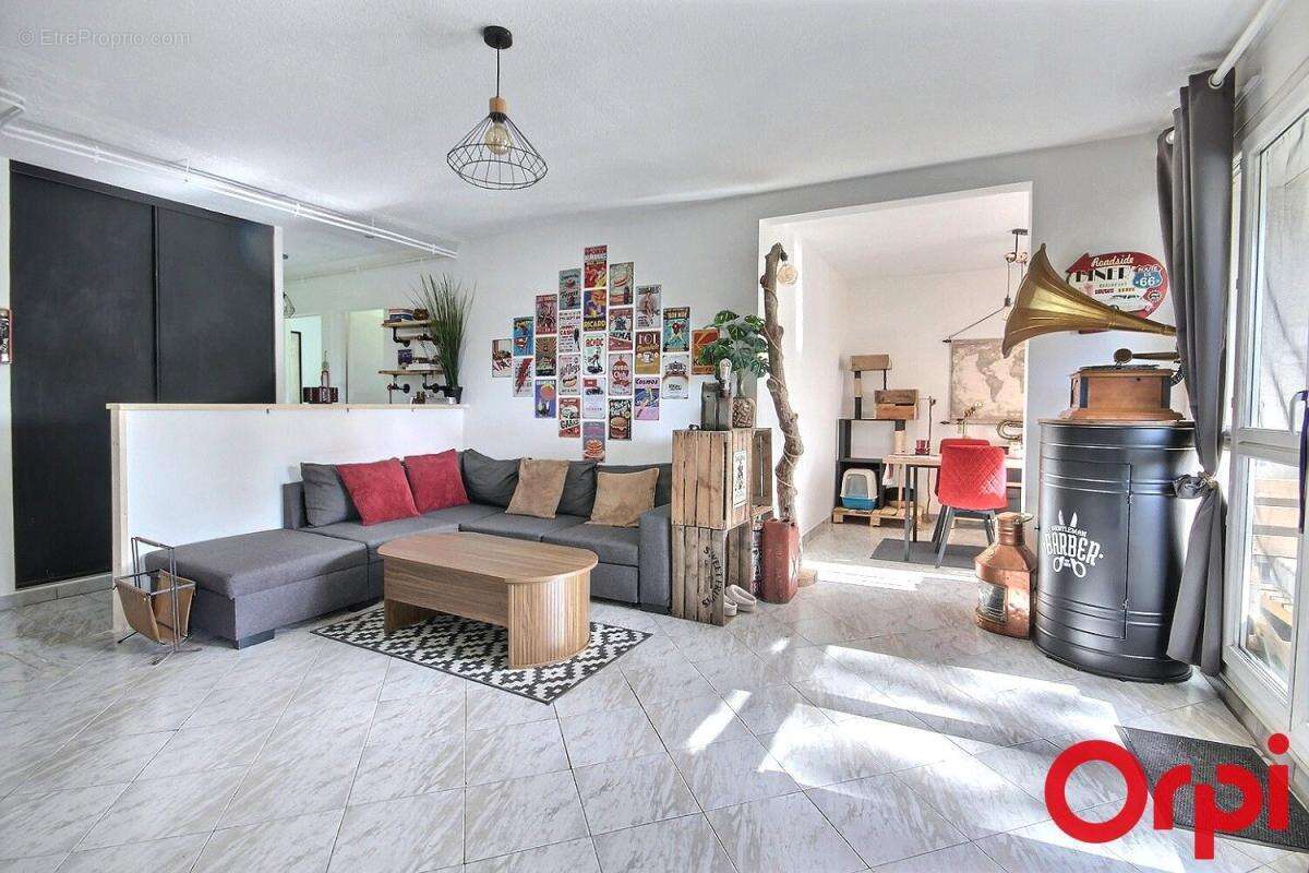 Appartement à MARSEILLE-11E