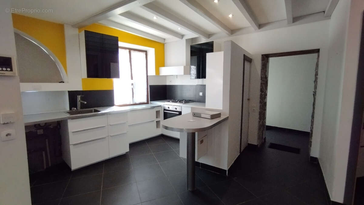 Maison à PIERRE-CHATEL