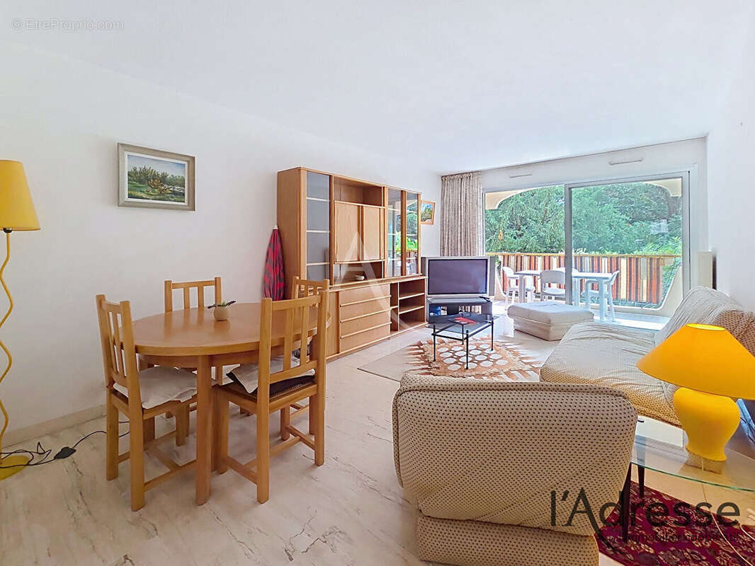 Appartement à MANDELIEU-LA-NAPOULE