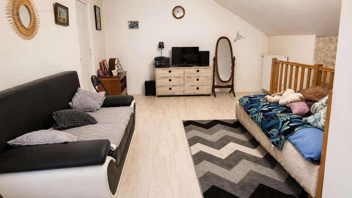 Photo 7