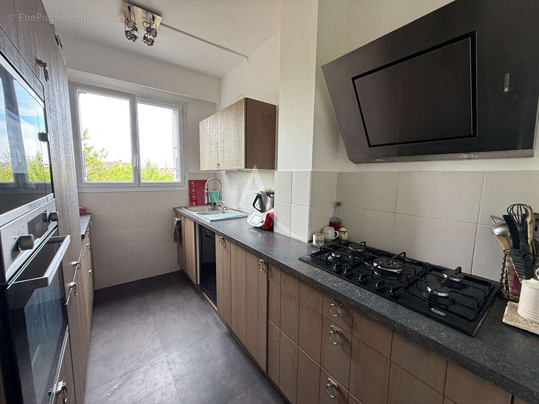 Maison 4 chambres, bureau + garage - photo 3