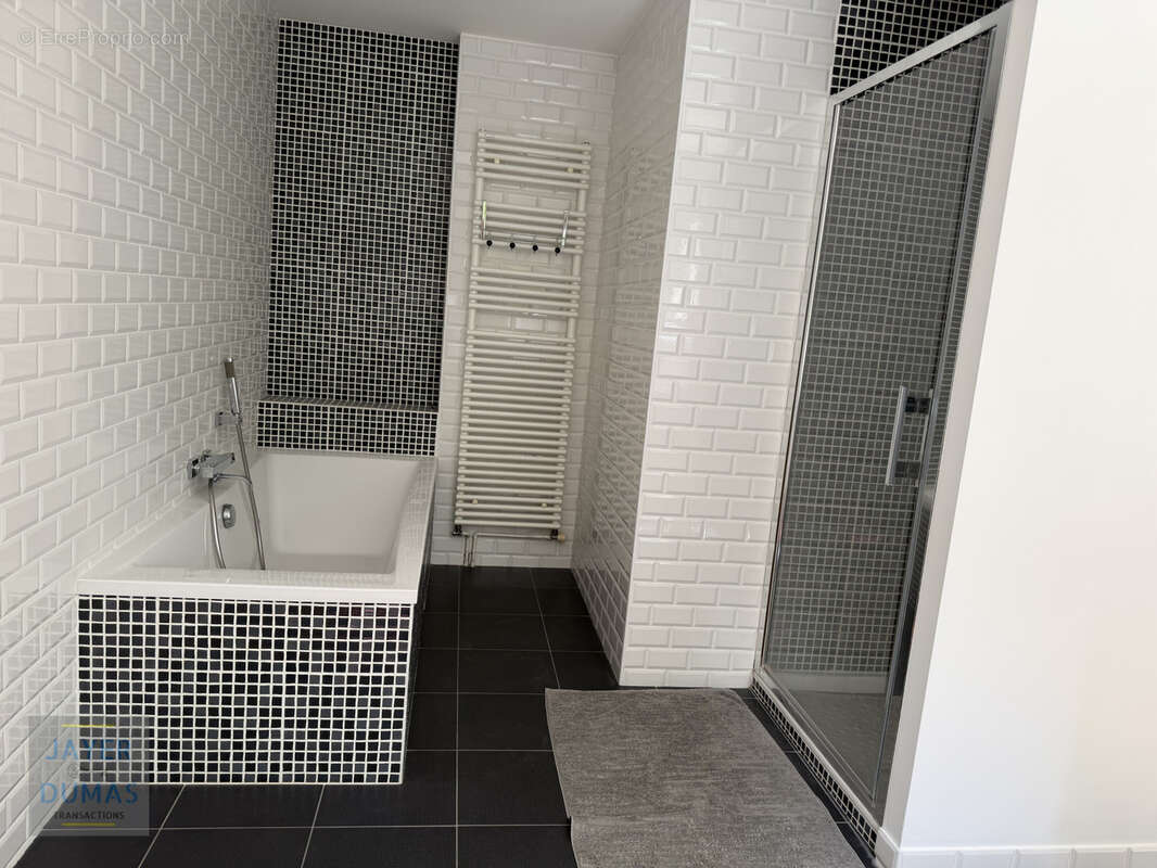 CHALON-SUR-SAONE - Magnifique Maison de ville traitée comme un Loft  - Grand Garage - - photo 19