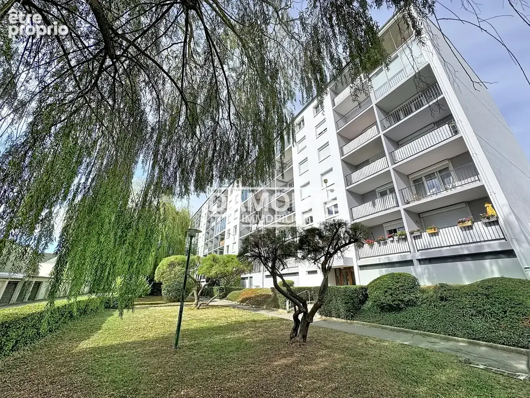 Appartement à SAINT-JULIEN-LES-VILLAS