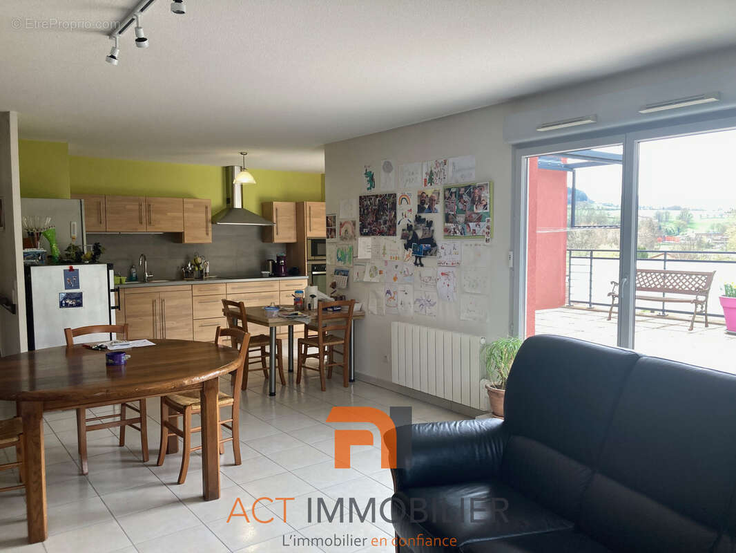 Appartement à L'ARBRESLE