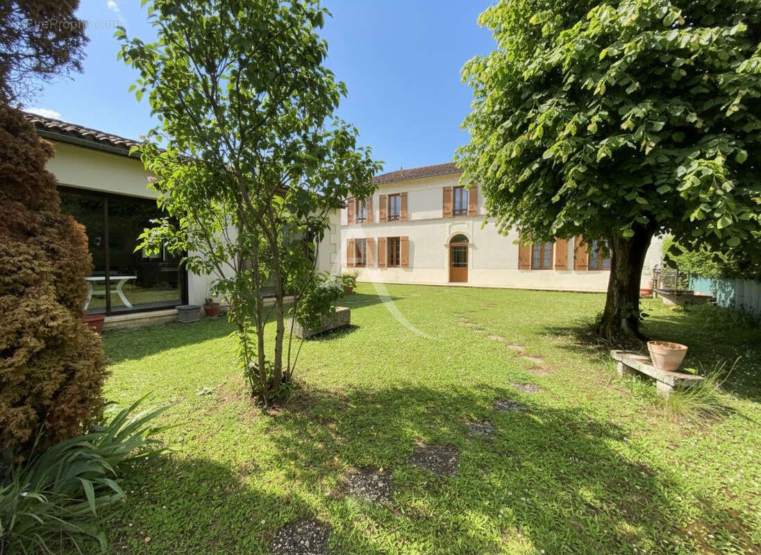 Maison à MIRAMBEAU