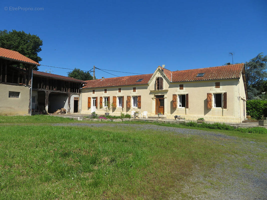 Maison à BUZON