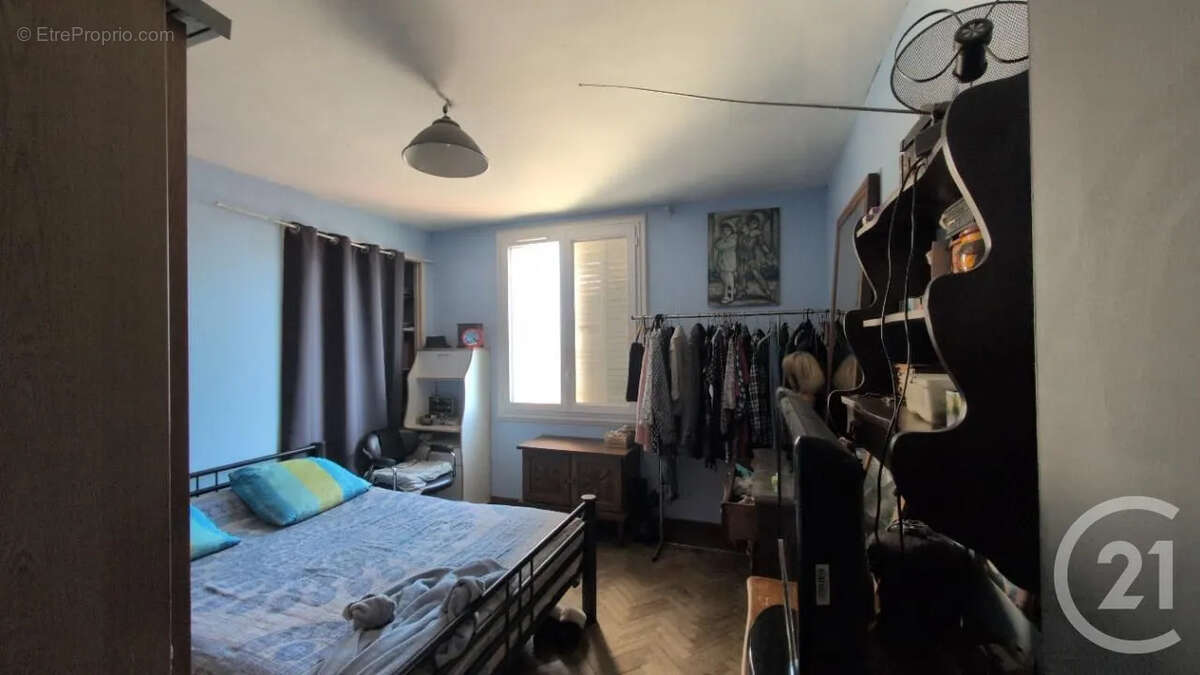 Appartement à MARSEILLE-4E