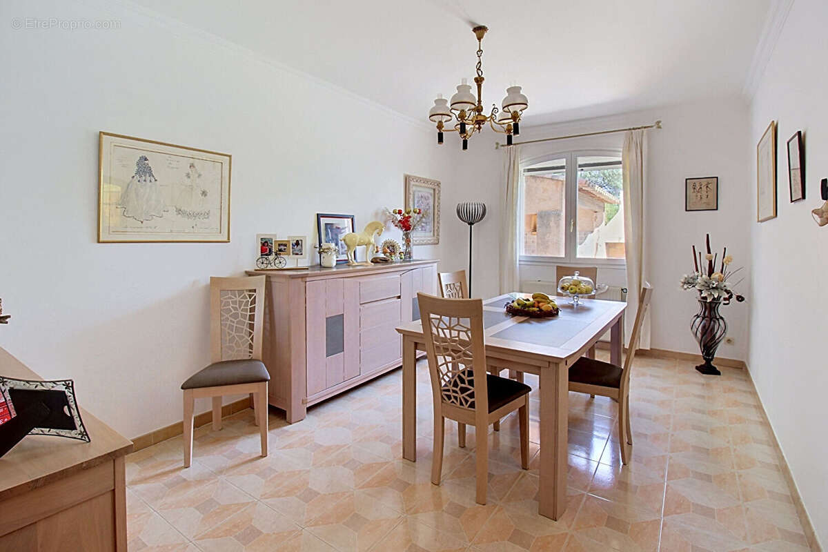 A VENDRE EN EXCLUSIVITE à Draguignan - Maison 4 pièces Lumineuse et calme avec belle vue - photo 9