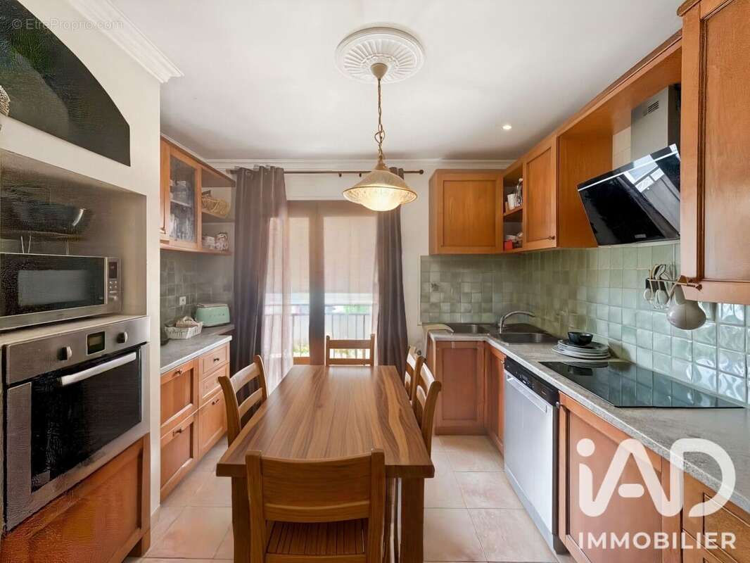 Appartement 81 m² à Borgo  - photo 4