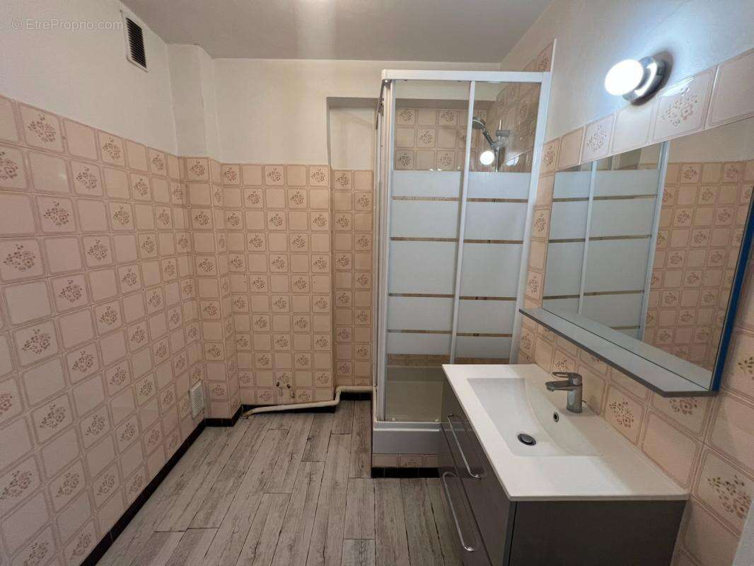 Appartement à MARSEILLE-4E