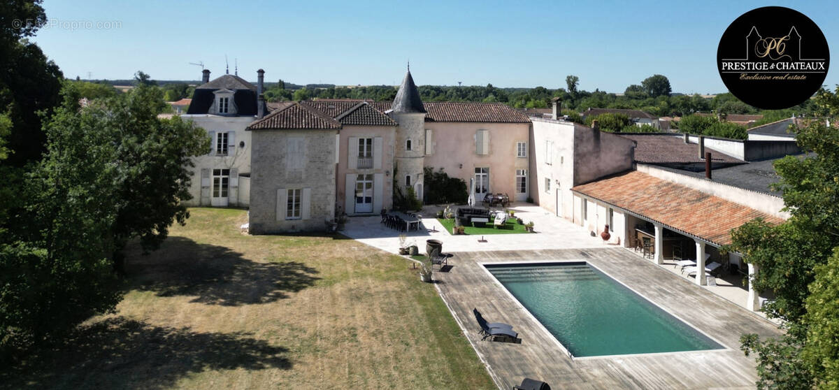 Maison à SAINT-JEAN-D'ANGELY