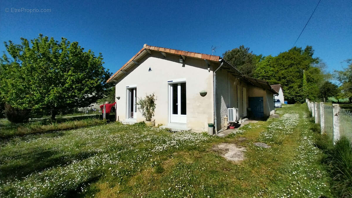 Maison à SEGONZAC