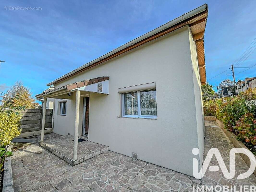 Photo 3 - Maison à SAINT-CYR-L&#039;ECOLE