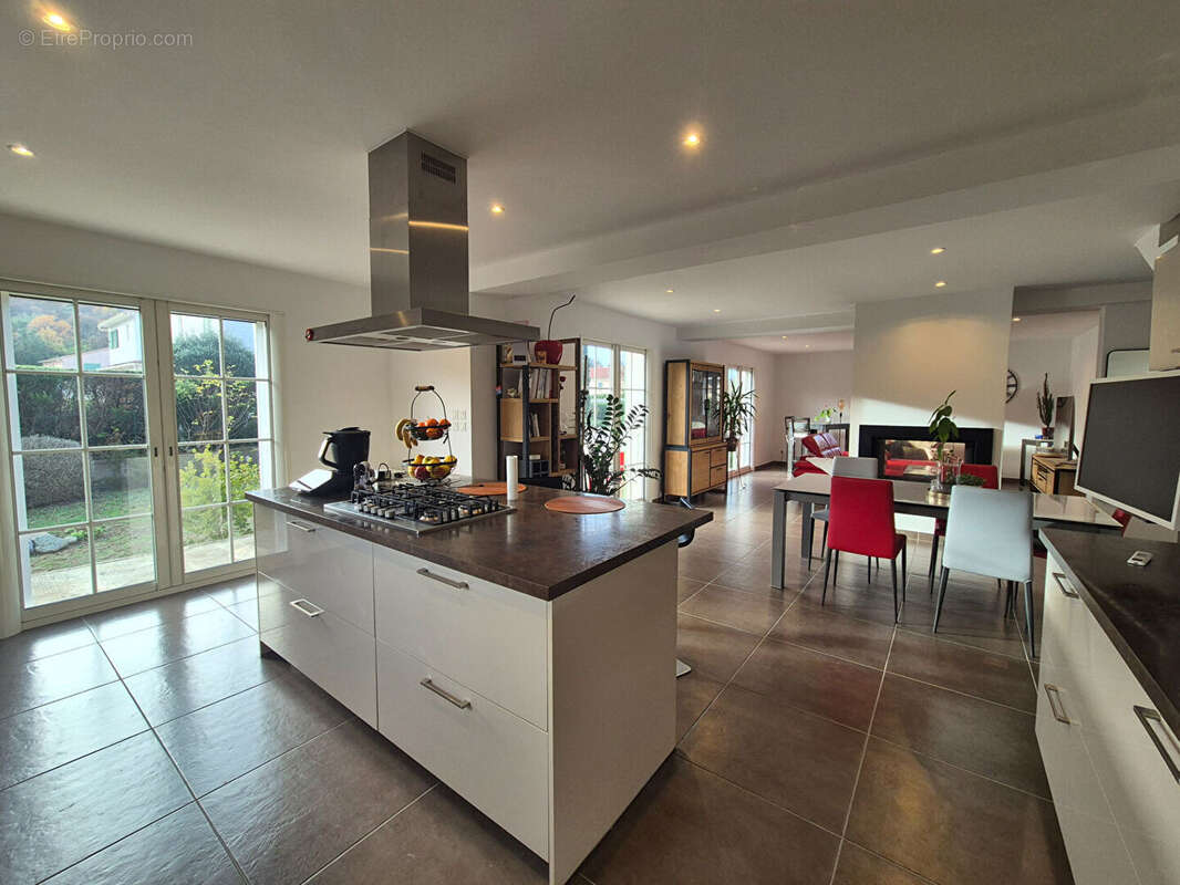 Maison à CASTELLO-DI-ROSTINO