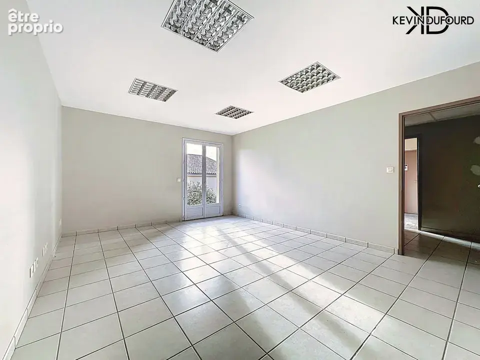 Ensemble immobilier de 550m² sur un terrain de 3650m² à - photo 19