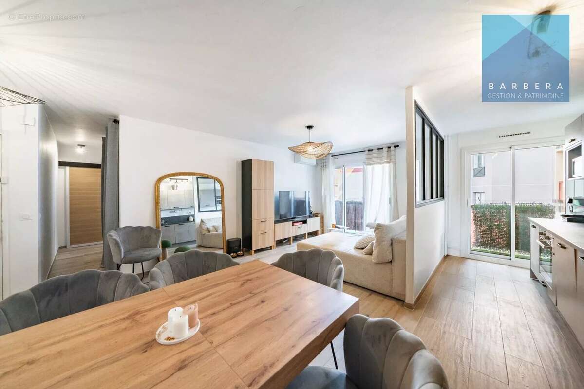 Appartement à SAINT-LAURENT-DU-VAR