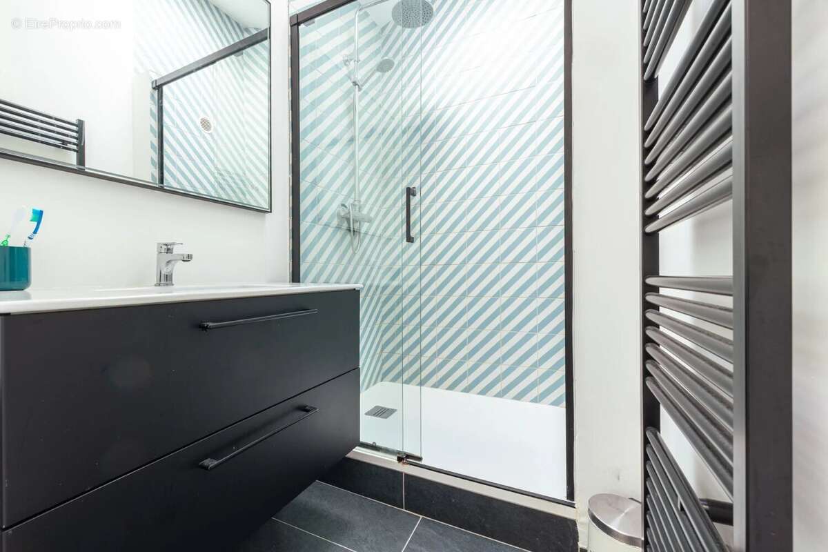 Appartement à MARSEILLE-6E