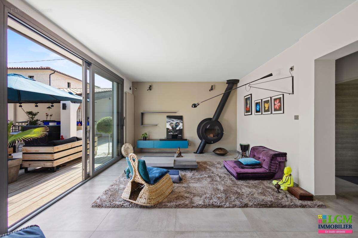 Maison à PELISSANNE