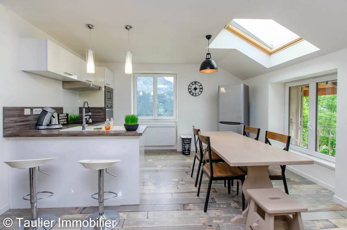 Appartement à RENCUREL