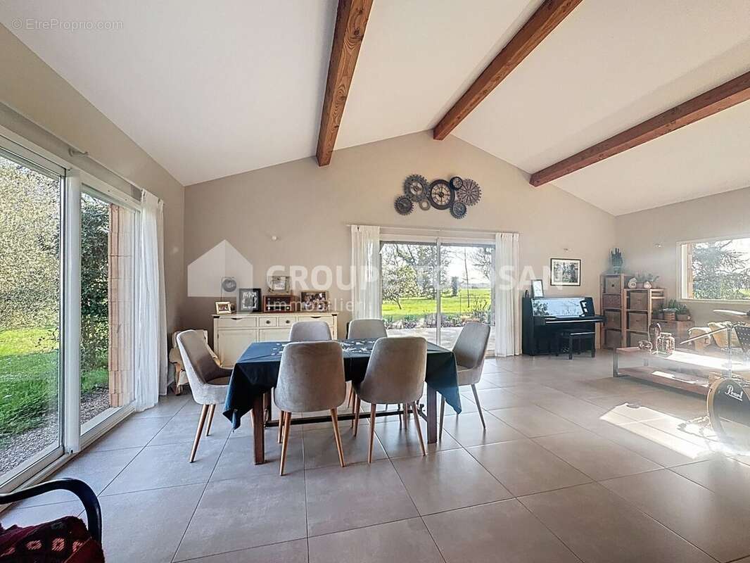 Maison à SAINT-SULPICE