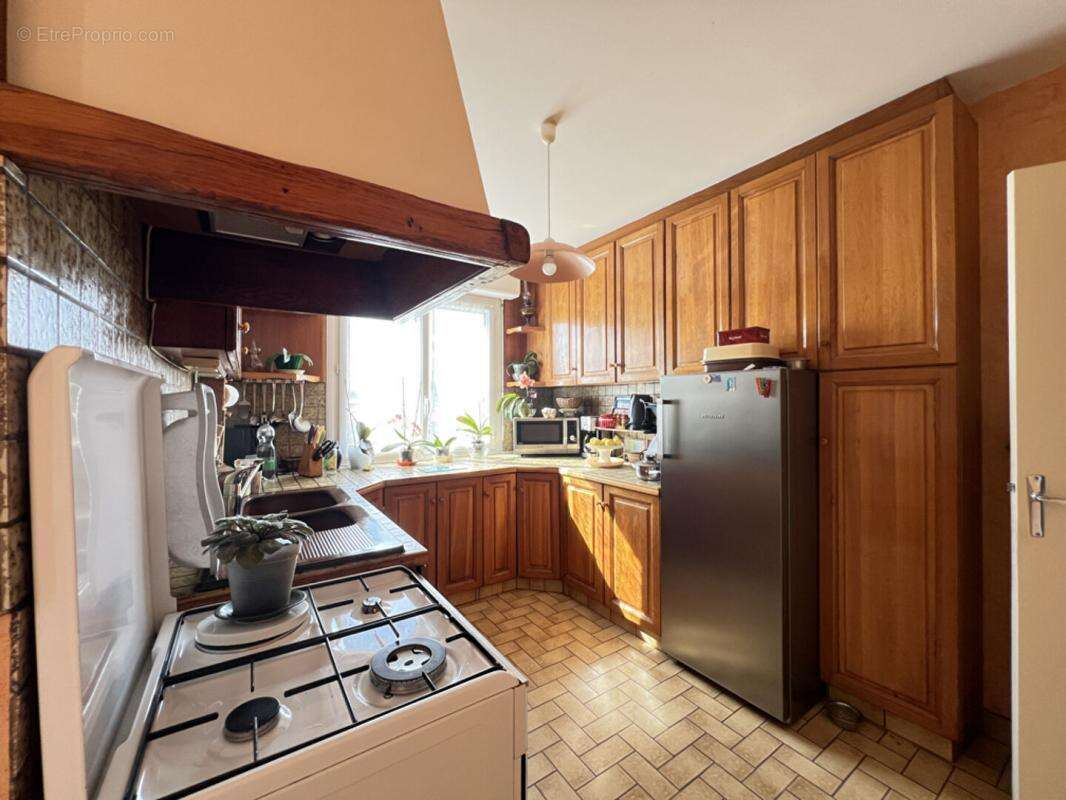 Maison à SAINT-MACAIRE-EN-MAUGES