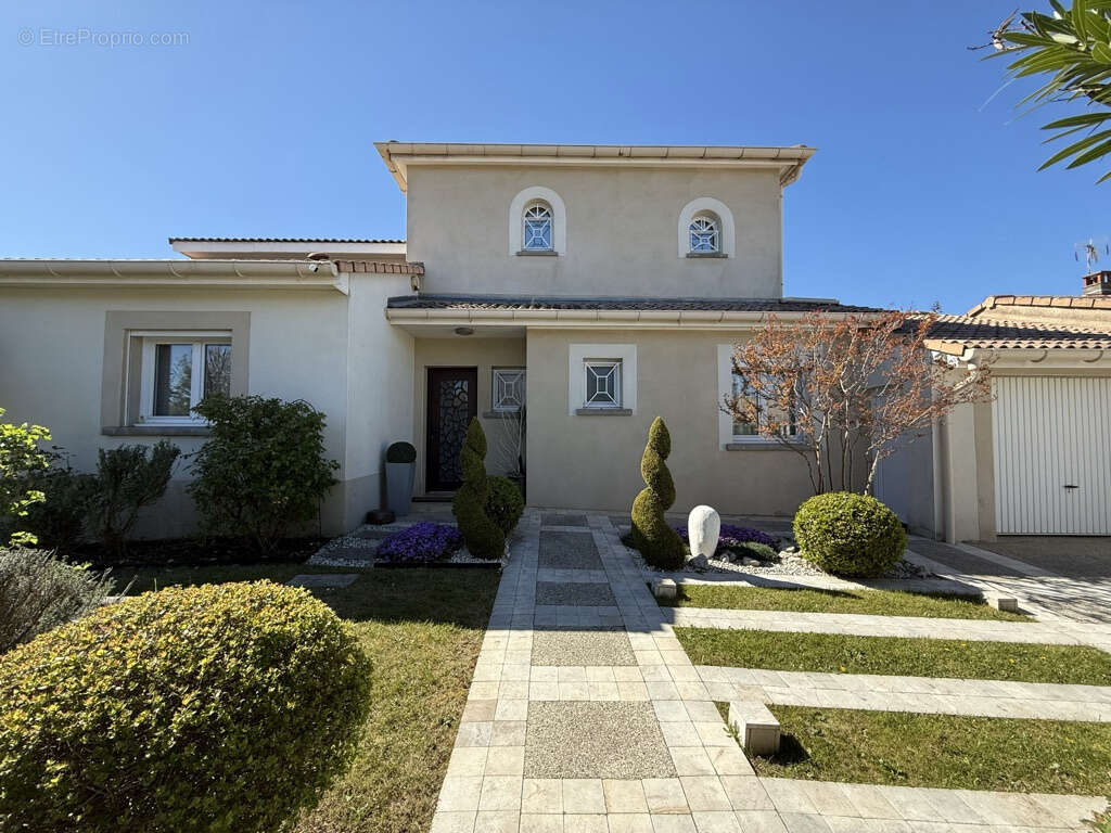 Maison à PORTES-LES-VALENCE