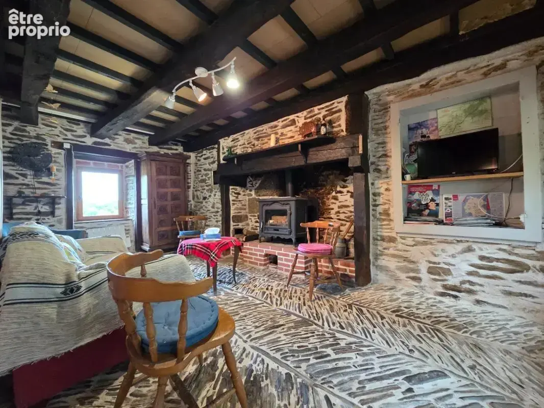 Maison 6 pces, 80 m² avec dépendances, source, terrain de 59 635 m² - photo 6