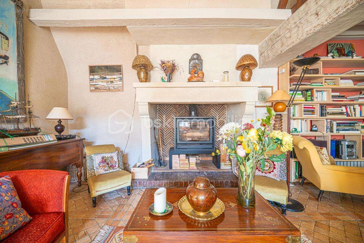 Maison à SAINT-VINCENT-DU-LOROUER