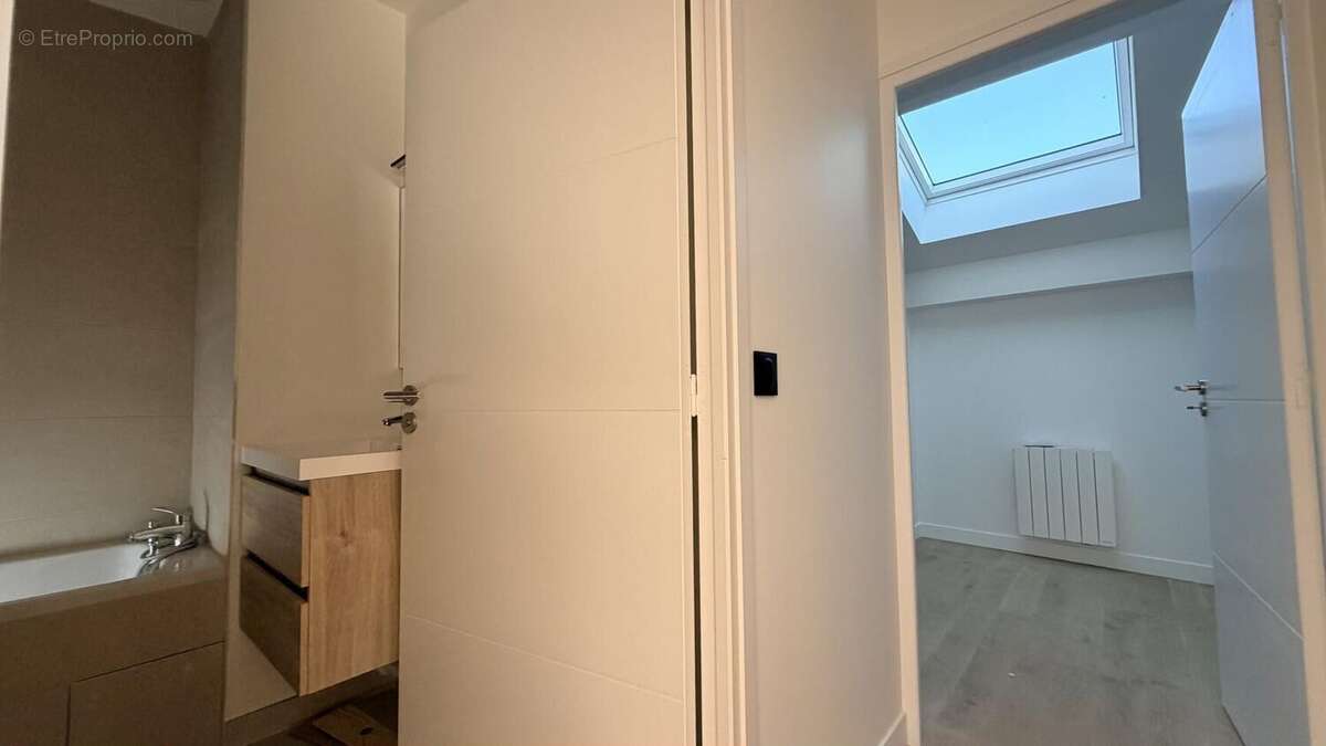 Photo 4 - Appartement à LA TOUR-DE-SALVAGNY