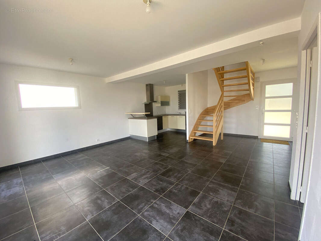 Maison à LE RELECQ-KERHUON