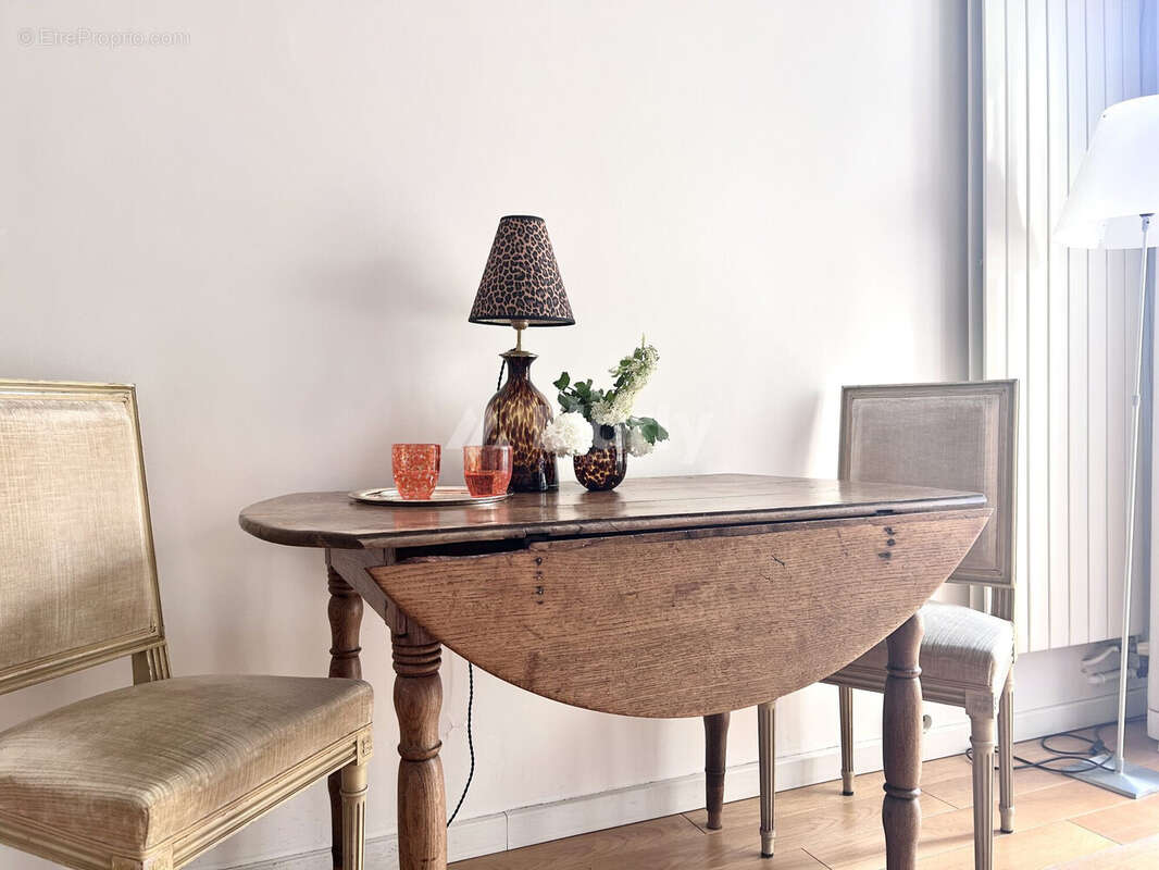 Appartement à PARIS-10E