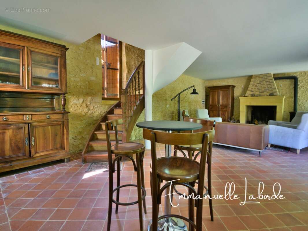 Propriété en pierre avec maison d’amis, piscine et 2,5 hectares LALINDE (24) - photo 22