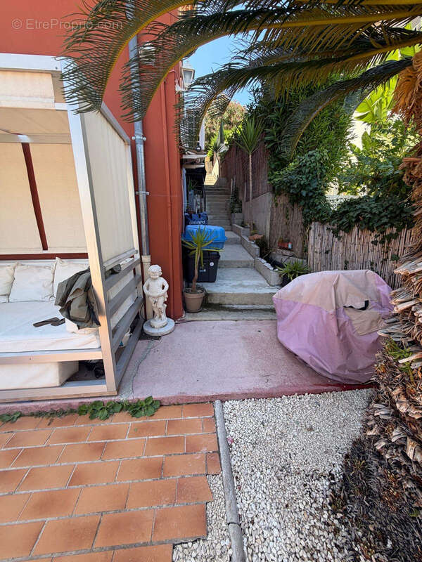 NICE   T1 bis en rez-de-jardin avec terrasse exceptionnelle, piscine et barbecue - photo 5
