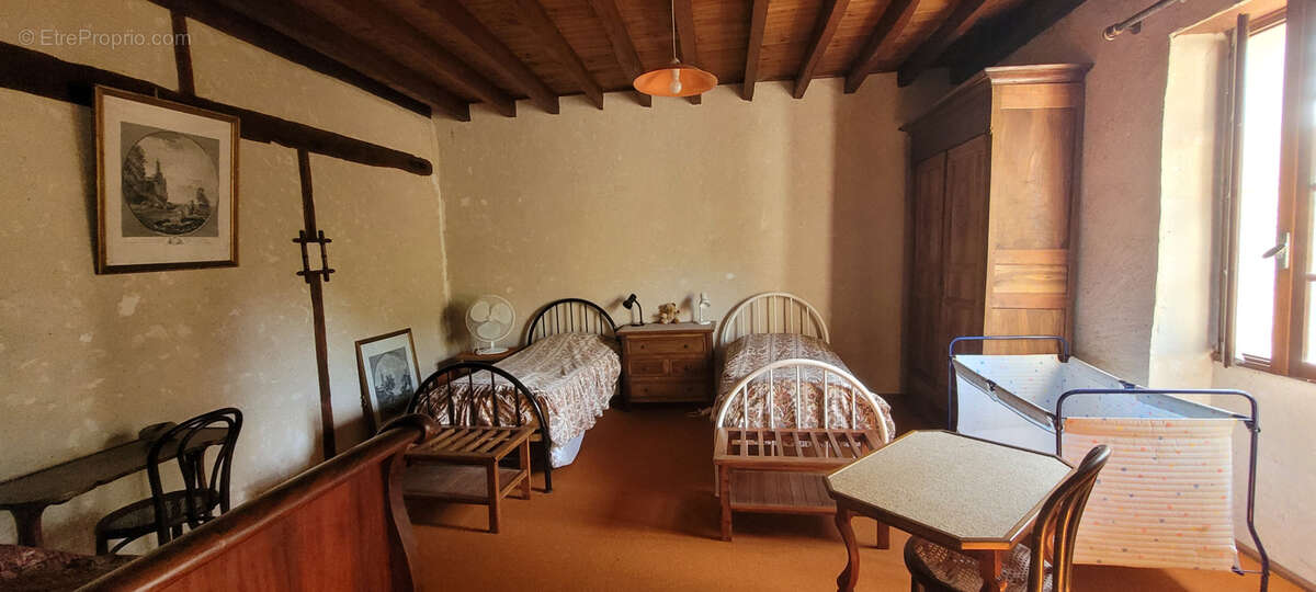 Secteur Samadet, maison de maître 6 chambres, avec sa dépendance sur plus de 2 hectares avec un puits - photo 13