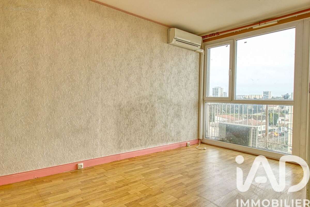 Photo 2 - Appartement à SARCELLES