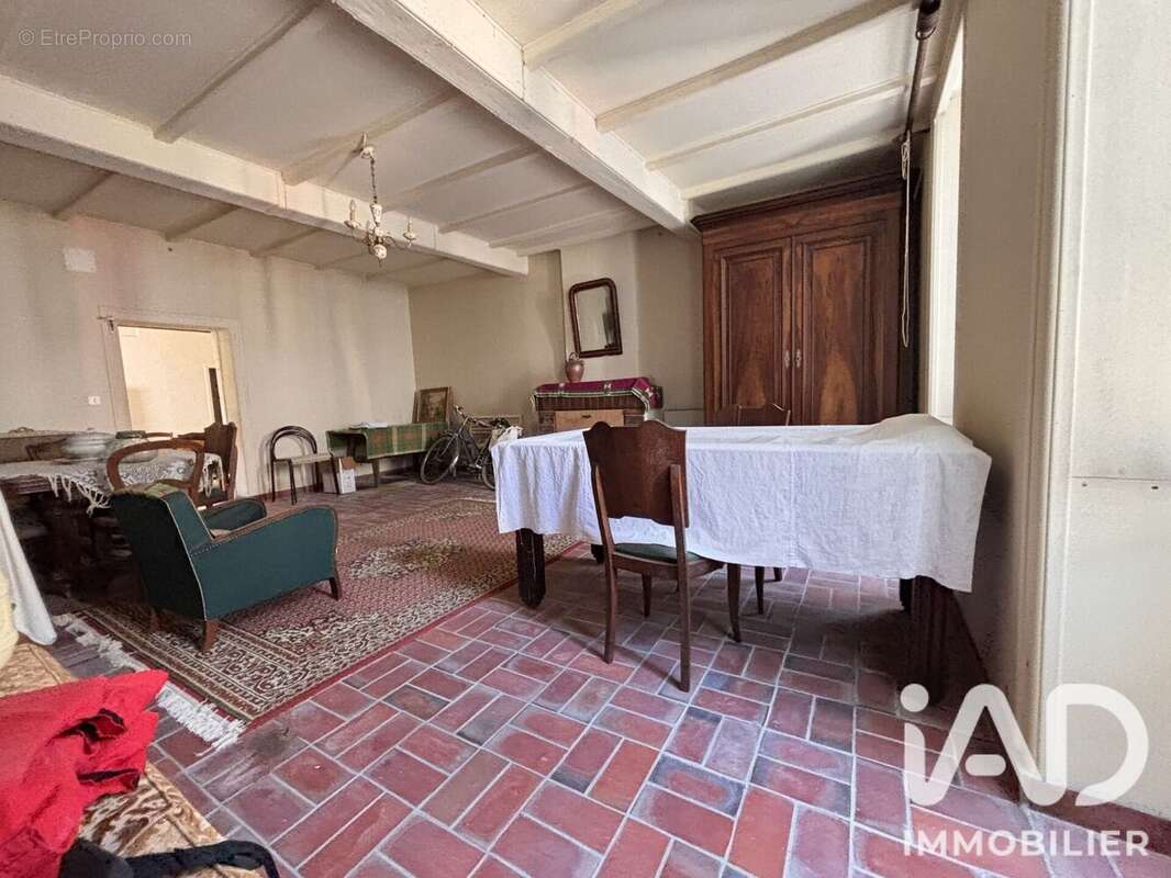 Maison 260 m² à L'eguille  - photo 9