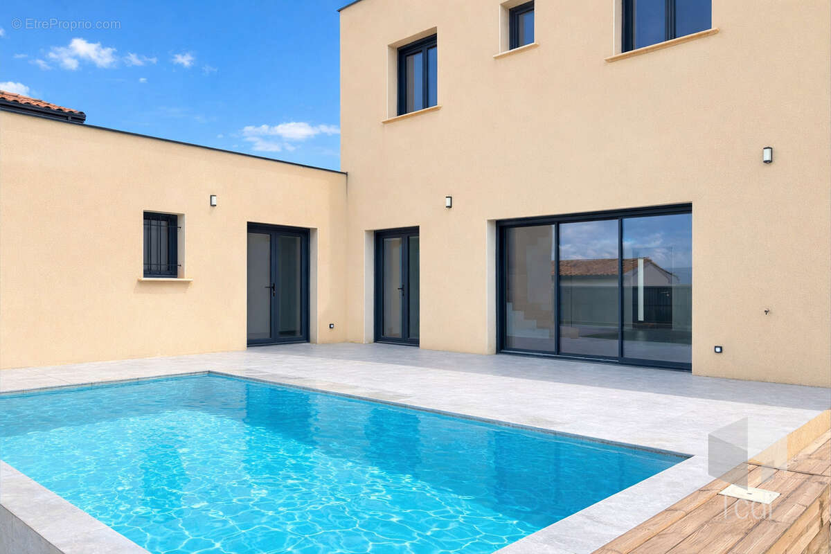 Maison à MONTELIMAR