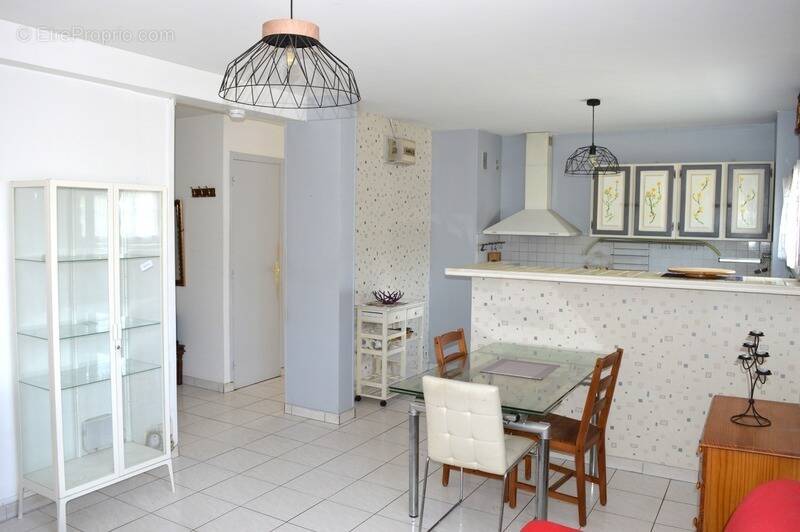 Appartement à MARSEILLE-4E