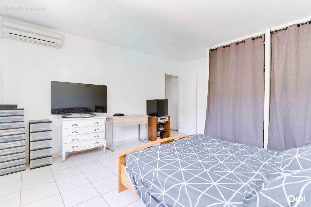 Maison familiale de 205 m² avec piscine – La Ciotat - photo 13