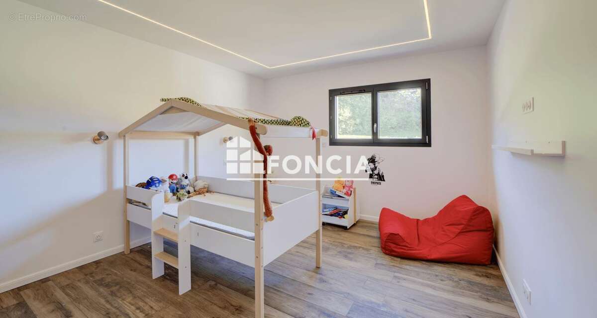 Maison à LALLEYRIAT