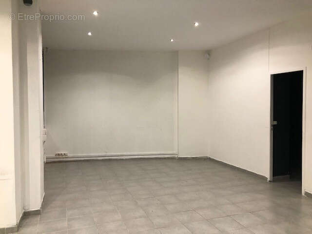 Commerce à MARSEILLE-8E