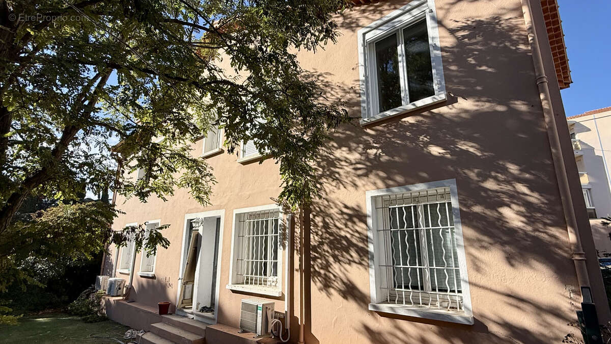 Commerce à SANARY-SUR-MER